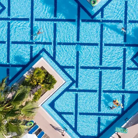 Üdülőközpont Tui Magic Life Calabria Pizzo